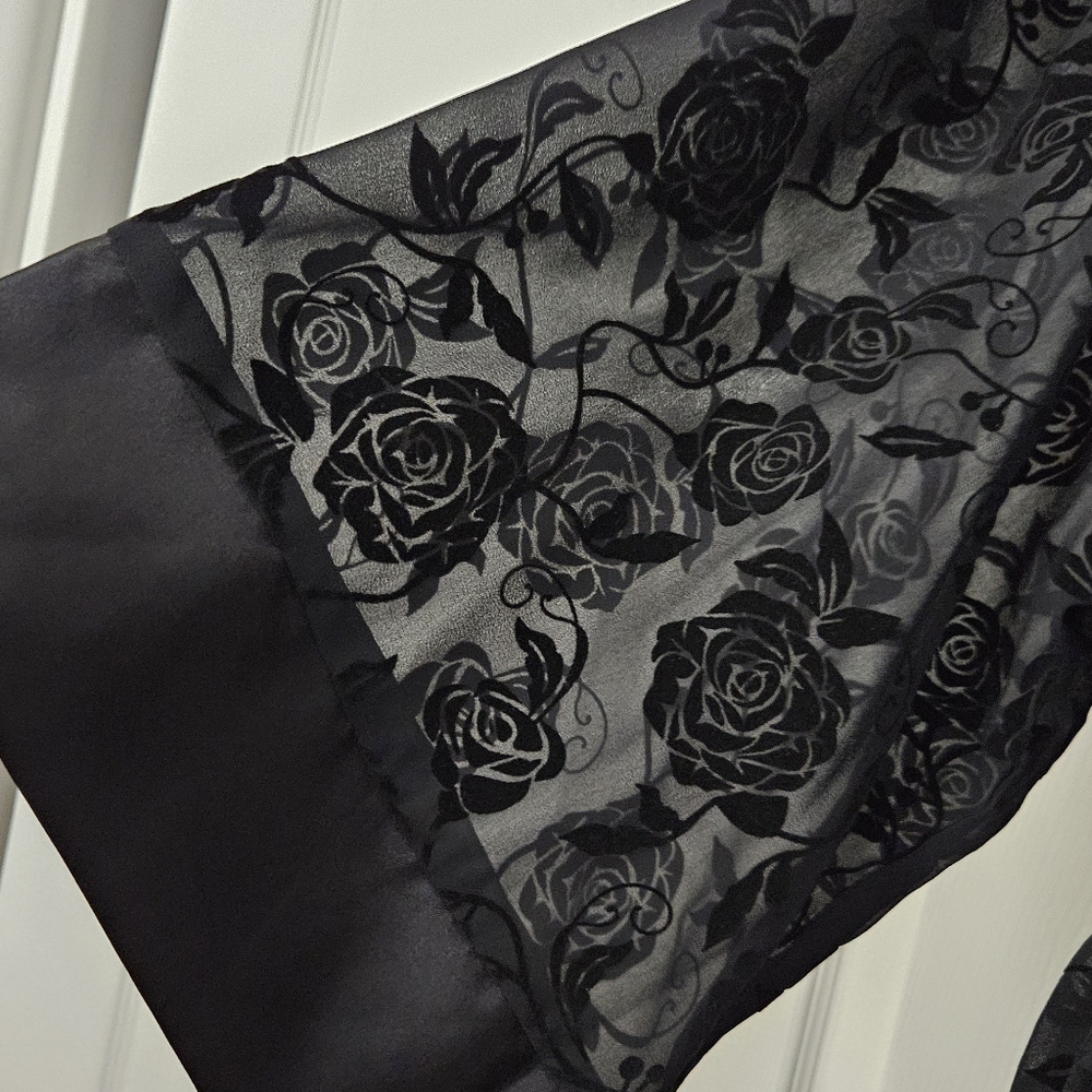 Torrid NWT Flocked Velvet Robe - Picture 3 of 7